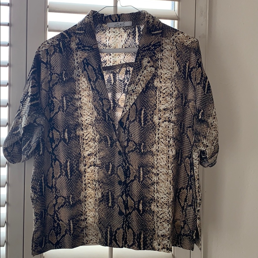 Python Button Down Size Small